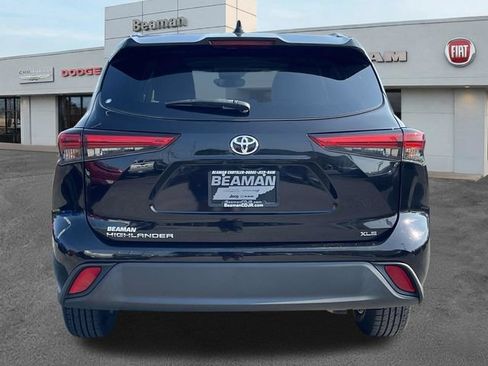 Used 2022 Toyota Highlander XLE FWD image 6