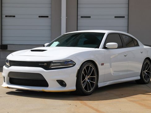 Used 2018 Dodge Charger R/T Scat Pack image 4
