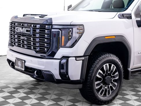 Used 2024 GMC Sierra 2500 Denali Ultimate w/ Max Trailering Package AWD/4WD image 38