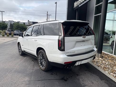 Used 2023 Cadillac Escalade V AWD/4WD image 9