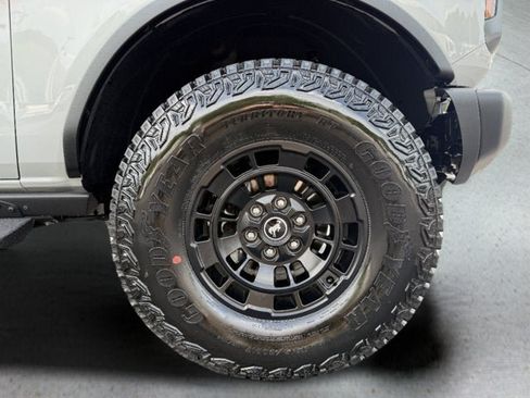New 2026 Ford Bronco Badlands w/ Sasquatch Package AWD/4WD image 9