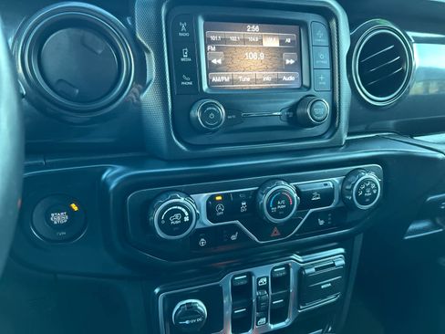 Used 2021 Jeep Wrangler Unlimited Sport image 34