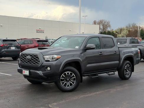 Certified 2023 Toyota Tacoma TRD Sport image 2