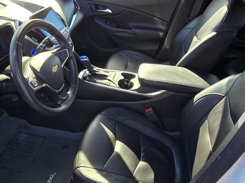 Used 2017 Chevrolet Volt Premier w/ Driver Confidence Package image 17