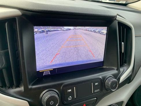 Used 2021 GMC Terrain SLE w/ Driver Convenience Package image 13