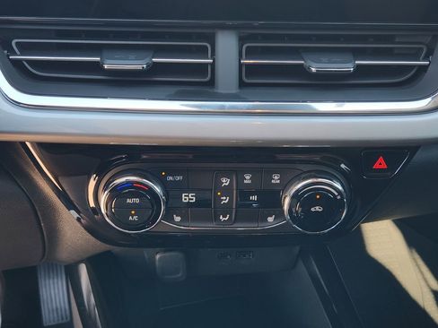 New 2026 Chevrolet Trax LT w/ Driver Confidence Package image 15