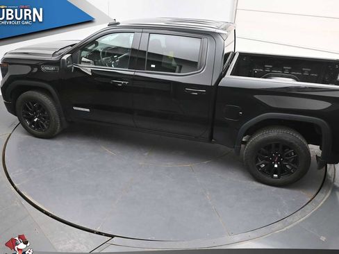 Used 2025 GMC Sierra 1500 Elevation image 26