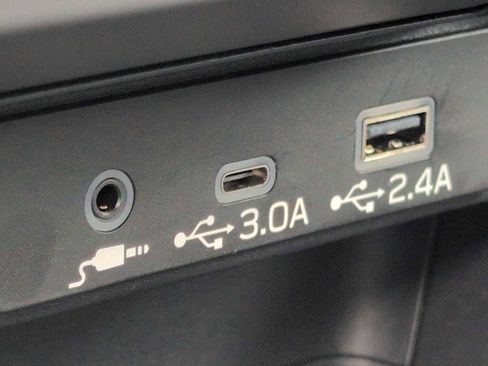 Used 2025 Subaru Crosstrek 2.0i Premium image 29