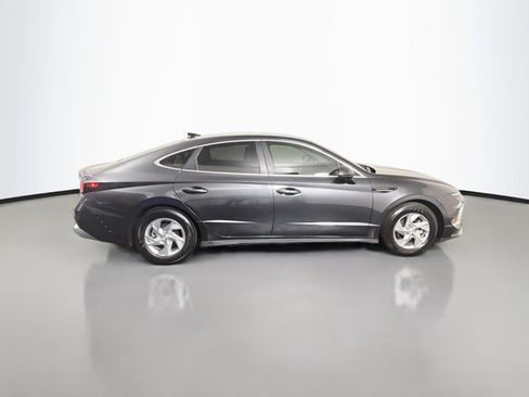 Used 2025 Hyundai Sonata SE FWD image 11