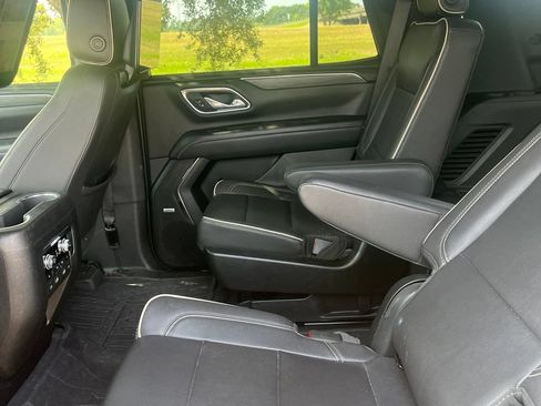 Used 2023 GMC Yukon SLT w/ SLT Premium Package RWD image 10