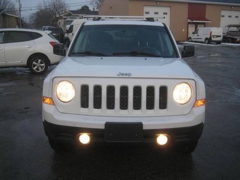 Used 2016 Jeep Patriot Latitude AWD/4WD image 2