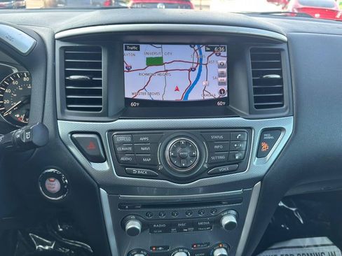 Used 2018 Nissan Pathfinder SL FWD image 17