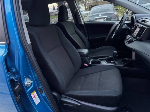 Used 2017 Toyota RAV4 LE w/ Carpet Mat Package image 16
