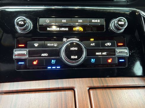 Certified 2023 Lincoln Navigator Reserve AWD/4WD image 27