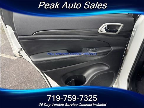Used 2022 Jeep Grand Cherokee Laredo X AWD/4WD image 21