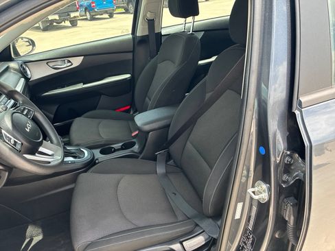 Used 2023 Kia Forte LXS FWD image 17