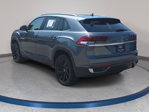 Used 2023 Volkswagen Atlas Cross Sport SE w/ Panoramic Sunroof Package FWD image 6
