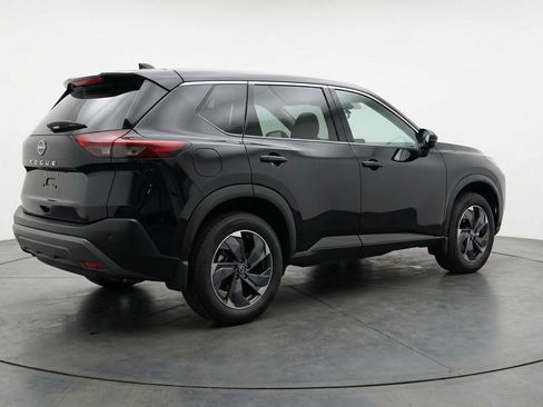 Used 2025 Nissan Rogue SV image 9