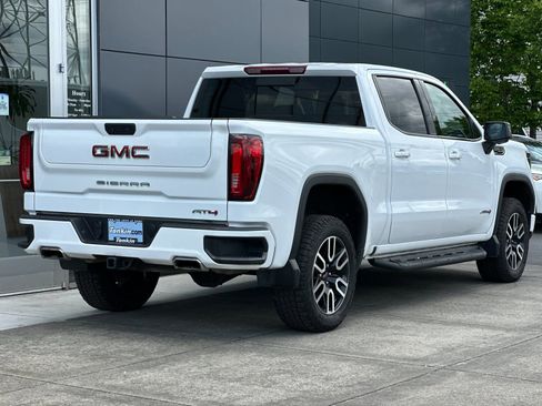 Used 2022 GMC Sierra 1500 AT4 w/ AT4 Preferred Package AWD/4WD image 3