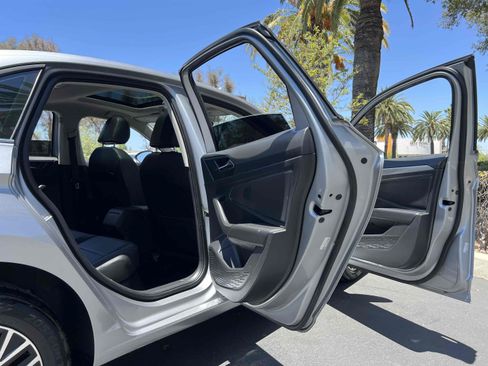 Used 2021 Volkswagen Jetta SE FWD image 62