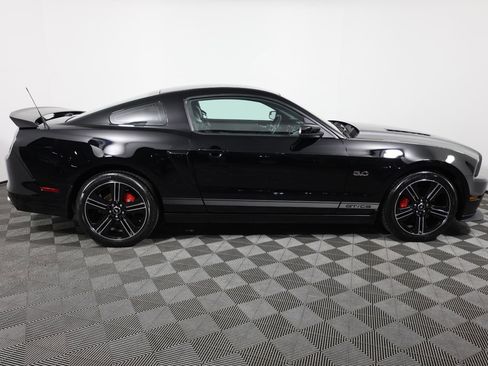 Used 2013 Ford Mustang GT Premium RWD image 4