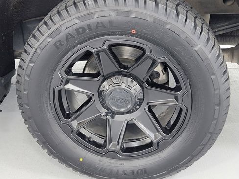 Used 2019 Chevrolet Silverado 1500 High Country w/ Technology Package image 11