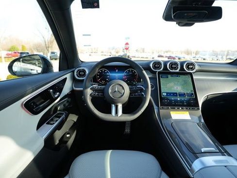 Used 2026 Mercedes-Benz GLC 300 4MATIC image 23