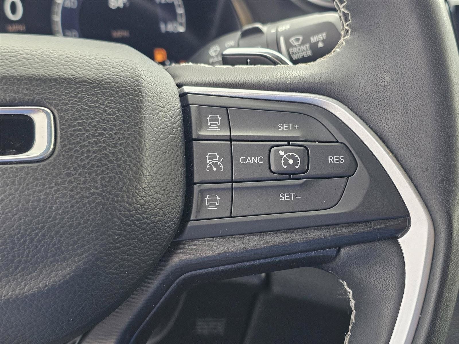 Used 2023 Jeep Grand Cherokee Altitude AWD/4WD image 22