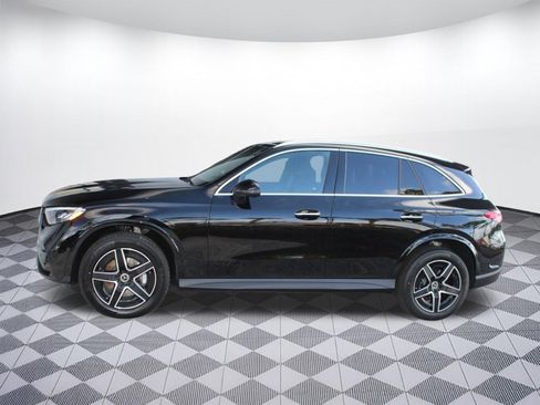Used 2026 Mercedes-Benz GLC 300 image 2
