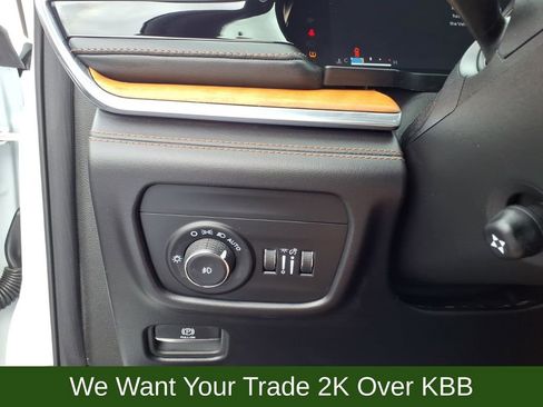 Used 2025 Jeep Grand Cherokee L Summit AWD/4WD image 17