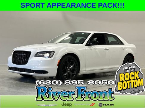 Used 2022 Chrysler 300 Touring w/ Sport Appearance Package RWD image 1