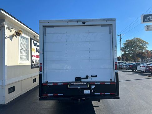 Used 2021 GMC Savana 3500 Extended w/ Power Convenience Package image 5