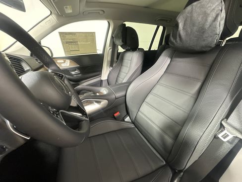 New 2026 Mercedes-Benz GLS 450 4MATIC image 9