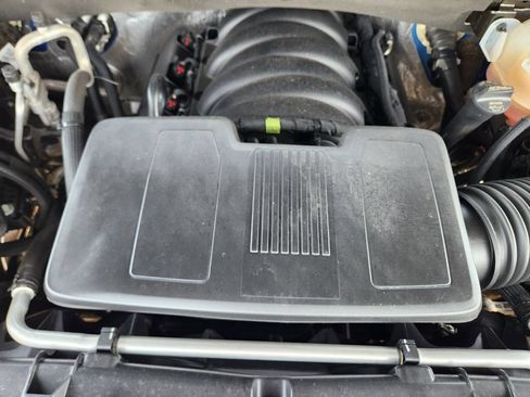 Used 2025 Chevrolet Silverado 1500 LT AWD/4WD image 30