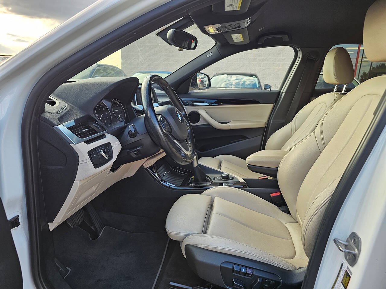 Used 2018 BMW X2 sDrive28i w/ Convenience Package FWD image 11