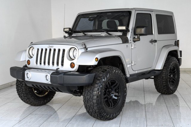 Used 2012 Jeep Wrangler Sahara AWD/4WD image 4