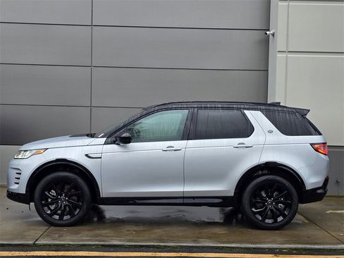 New 2025 Land Rover Discovery Sport Dynamic SE image 4