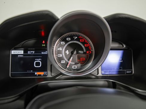 Certified 2019 Ferrari Portofino image 14