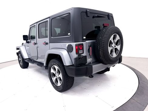 Used 2017 Jeep Wrangler Unlimited Sahara w/ Max Tow Package AWD/4WD image 13