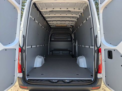 New 2025 Mercedes-Benz Sprinter 2500 image 20