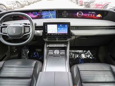 Certified 2024 Lincoln Nautilus Reserve w/ Equipment Group 202A image 15