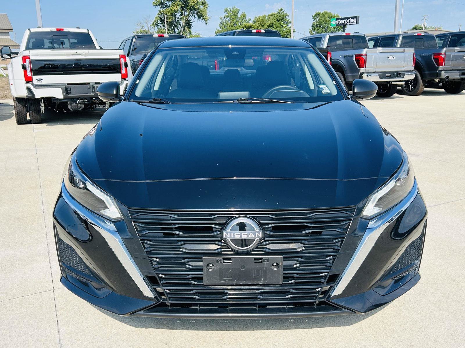 Used 2025 Nissan Altima 2.5 SV FWD image 29
