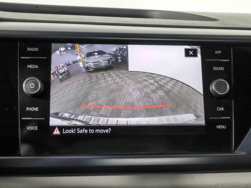 Used 2023 Volkswagen Taos SE w/ Panoramic Sunroof Package AWD/4WD image 8