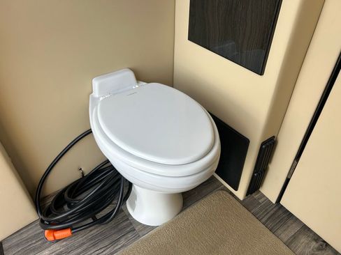 Used 2020 Mercedes-Benz Sprinter 3500 image 13