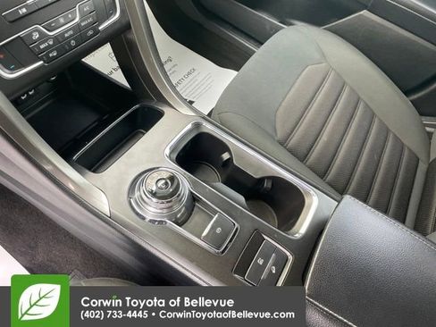 Used 2019 Ford Fusion SE image 9