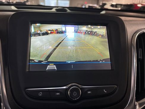 Used 2019 Chevrolet Equinox LT AWD/4WD image 13