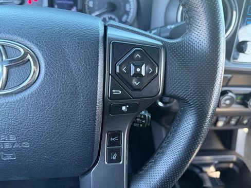 Certified 2019 Toyota Tacoma TRD Off-Road image 19