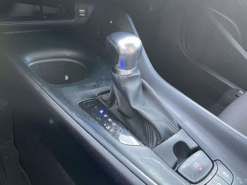 Used 2021 Toyota C-HR LE image 40