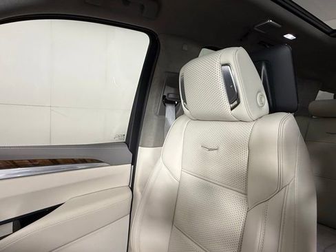 Used 2025 Cadillac Escalade ESV Sport Platinum AWD/4WD image 17