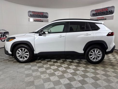 Used 2026 Toyota Corolla Cross LE image 6